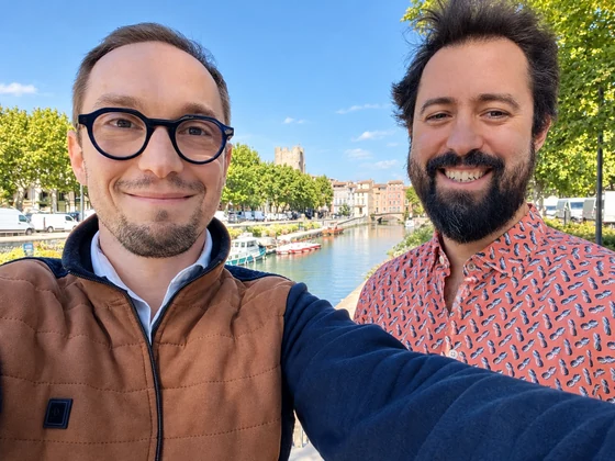 Thibault Perrin et Jérémie Gaven, cofondateurs de Hoban, sur les quais à Narbonne